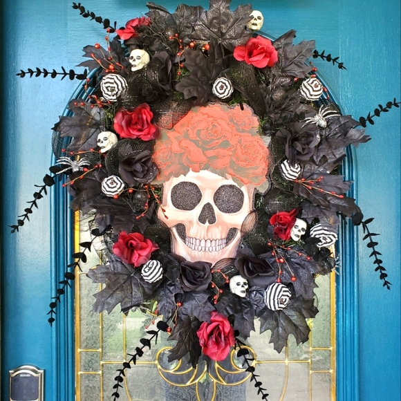 Skeleton Halloween Wreath - Picture 1 of 7